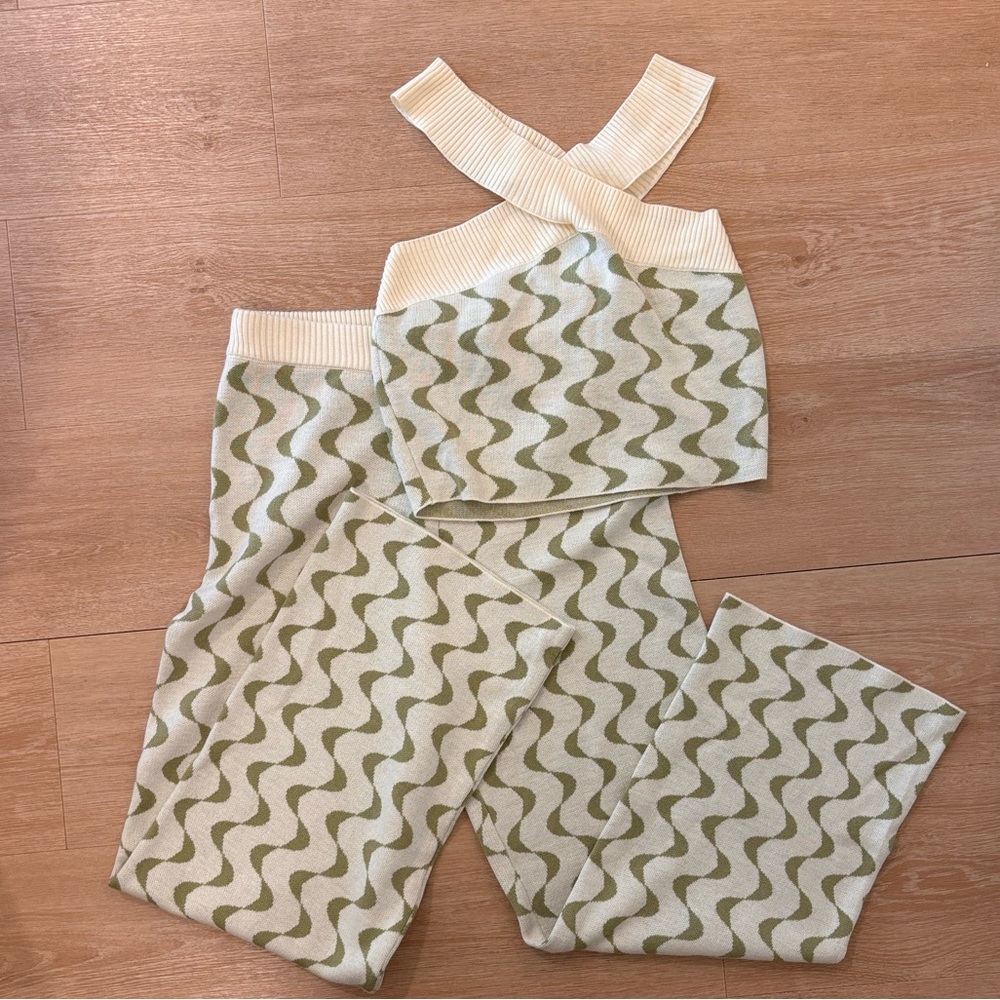 Green and Cream Pattern Set